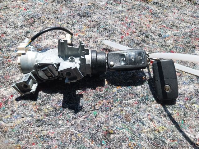 bontott VW SCIROCCO Gyújtáskapcsoló Házzal