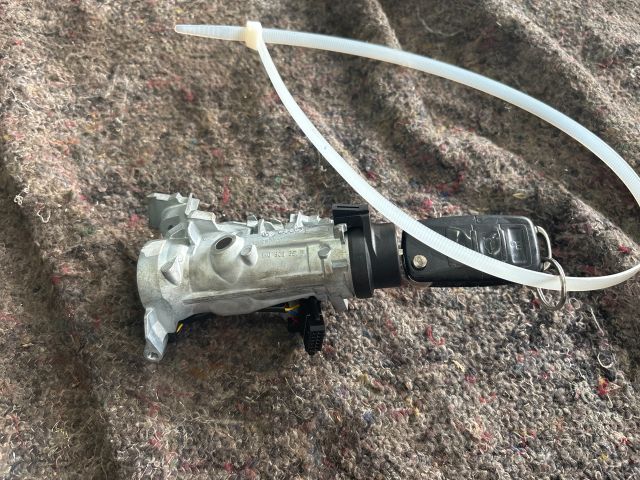 bontott VW SCIROCCO Gyújtáskapcsoló Házzal