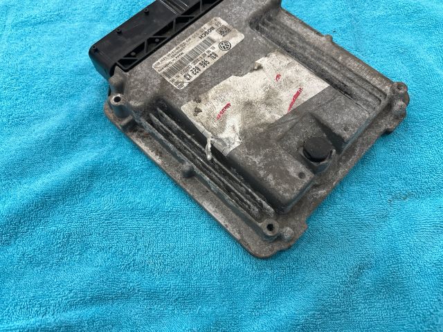 bontott VW SCIROCCO Motorvezérlő