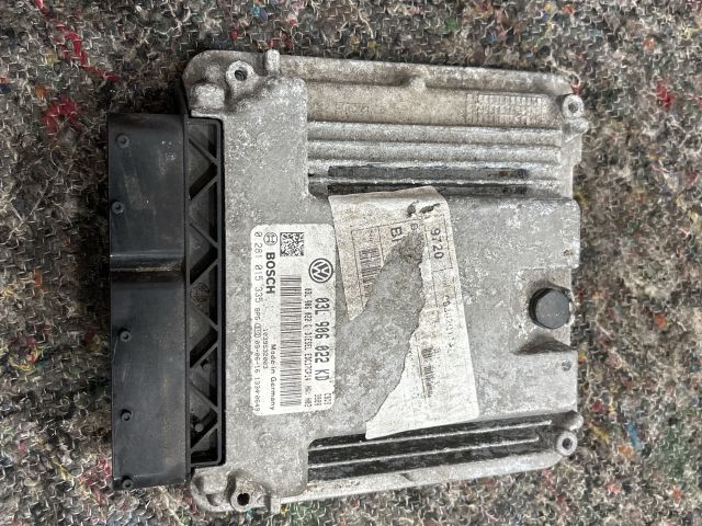 bontott VW SCIROCCO Motorvezérlő