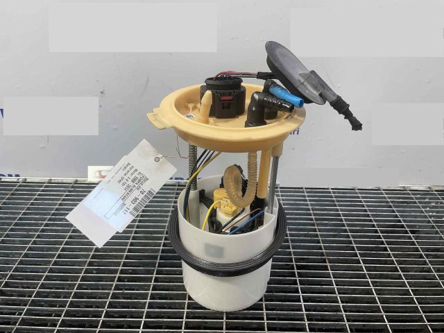 bontott VW SCIROCCO Üzemanyag Szivattyú