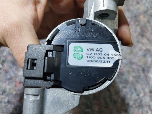 bontott VW SCIROCCO Gyújtáskapcsoló Házzal