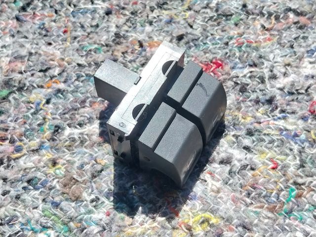 bontott VW SCIROCCO Ablakemelő Kapcsoló Négyes / Kettes