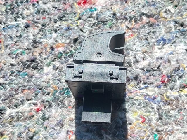 bontott VW SCIROCCO Ablakemelő Kapcsoló Négyes / Kettes