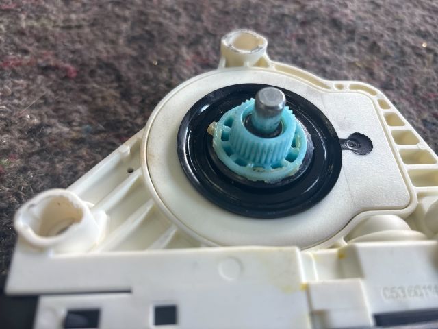 bontott VW SCIROCCO Bal első Ablakemelő Motor