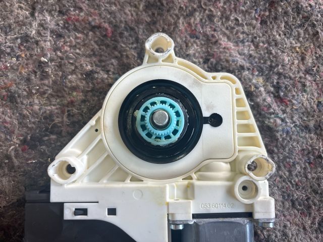 bontott VW SCIROCCO Bal első Ablakemelő Motor