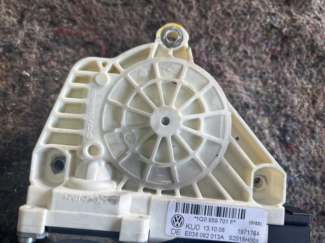 bontott VW SCIROCCO Bal első Ablakemelő Motor