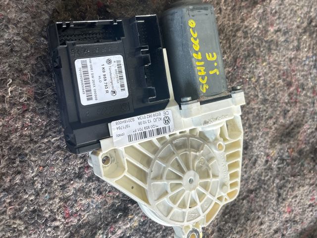 bontott VW SCIROCCO Bal első Ablakemelő Motor