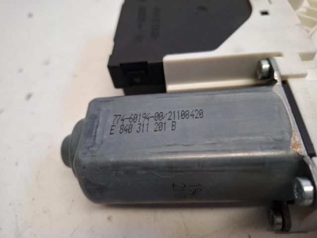 bontott VW SCIROCCO Bal első Ablakemelő Motor