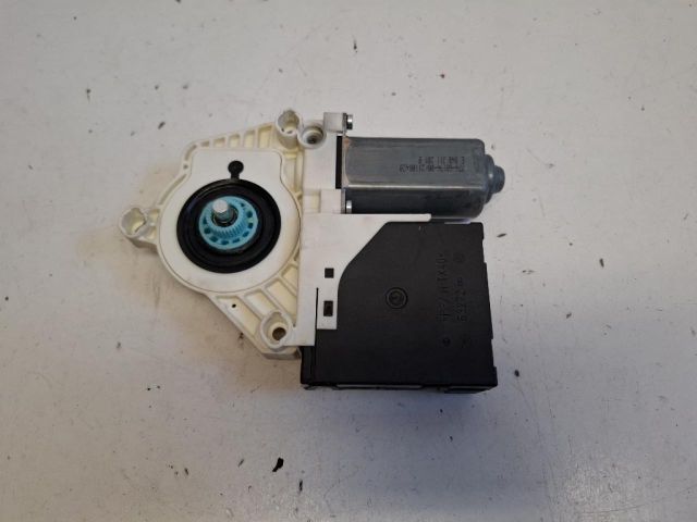 bontott VW SCIROCCO Bal első Ablakemelő Motor