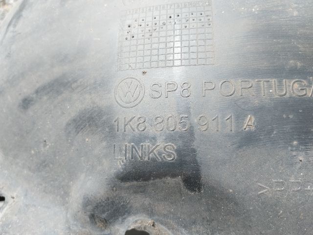 bontott VW SCIROCCO Bal első Dobbetét (Kerékjárati, Műanyag)