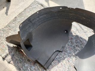 bontott VW SCIROCCO Bal első Dobbetét (Kerékjárati, Műanyag)