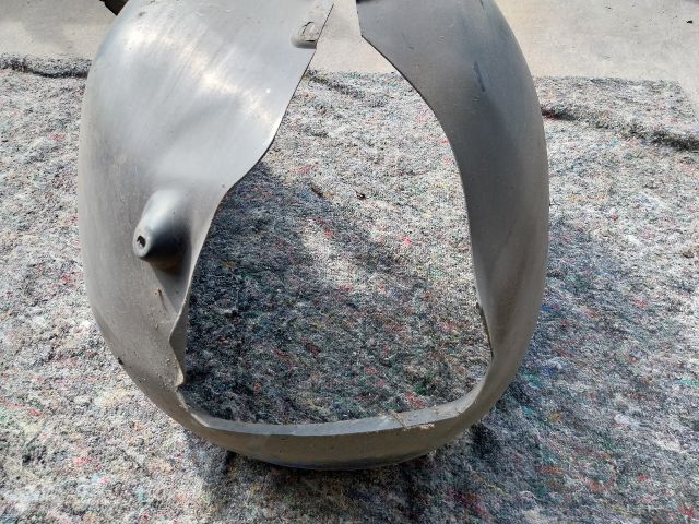 bontott VW SCIROCCO Bal első Dobbetét (Kerékjárati, Műanyag)