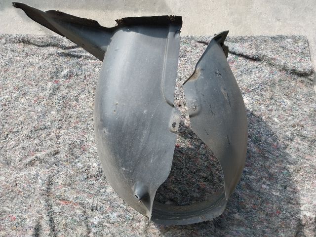 bontott VW SCIROCCO Bal első Dobbetét (Kerékjárati, Műanyag)