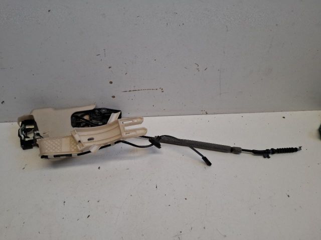 bontott VW SCIROCCO Bal első Külső Kilincsfészek