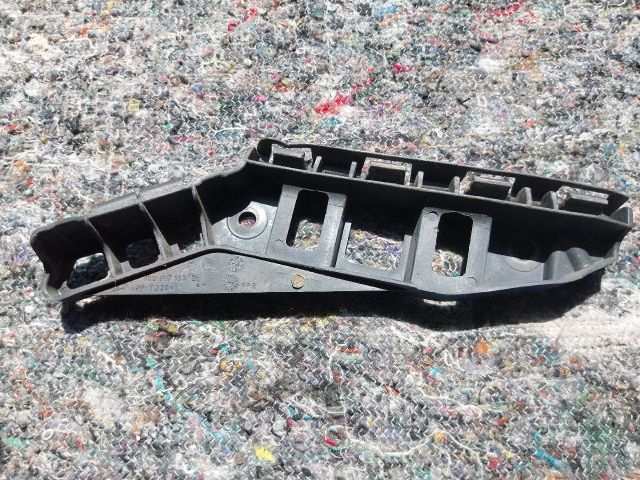 bontott VW SCIROCCO Bal első Oldal Lökhárító Tartó (Műanyag)