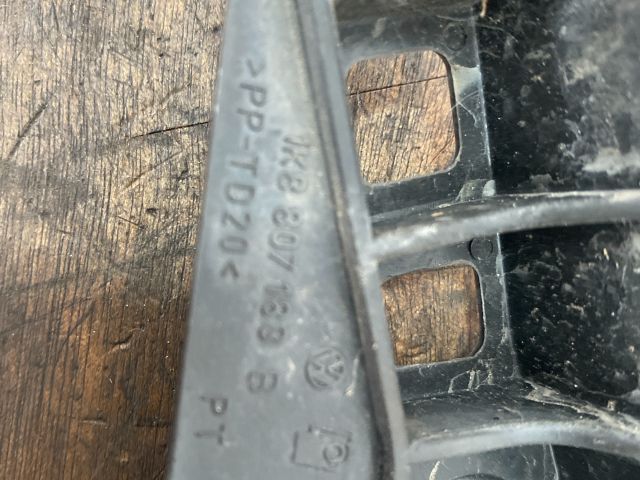 bontott VW SCIROCCO Bal első Oldal Lökhárító Tartó (Műanyag)