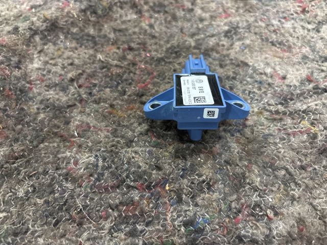 bontott VW SCIROCCO Bal első Oldal Ütközés Érzékelő