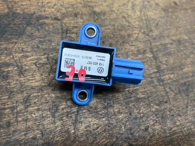 bontott VW SCIROCCO Bal első Oldal Ütközés Érzékelő