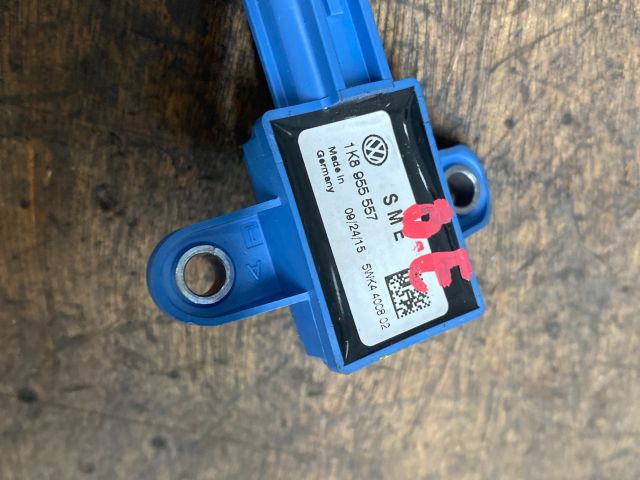 bontott VW SCIROCCO Bal első Oldal Ütközés Érzékelő