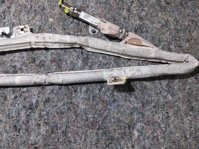 bontott VW SCIROCCO Bal Függönylégzsák és Oldallégzsák