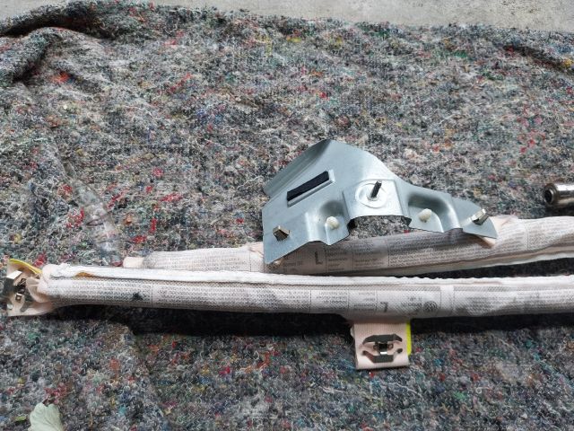 bontott VW SCIROCCO Bal Függönylégzsák és Oldallégzsák