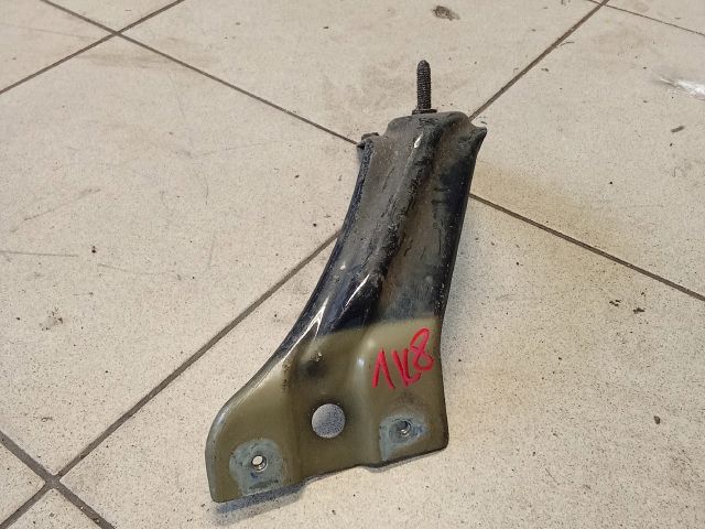 bontott VW SCIROCCO Bal Sárvédő Oldaltartó