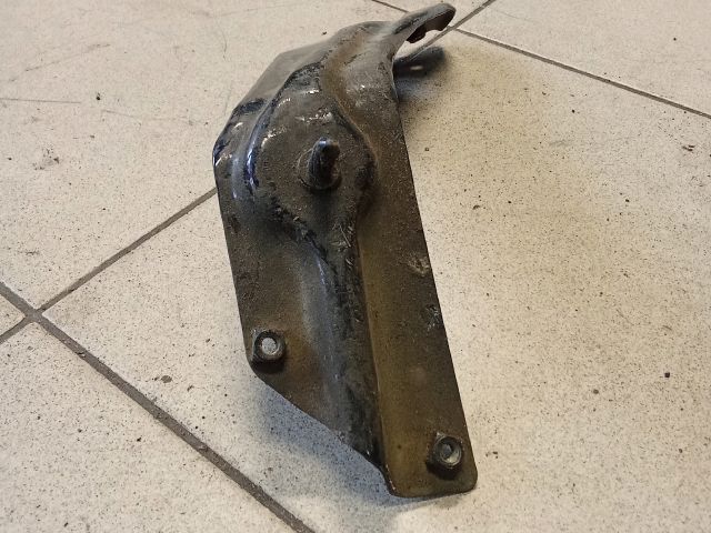 bontott VW SCIROCCO Bal Sárvédő Oldaltartó