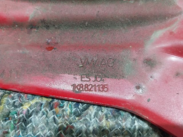 bontott VW SCIROCCO Bal Sárvédő Oldaltartó