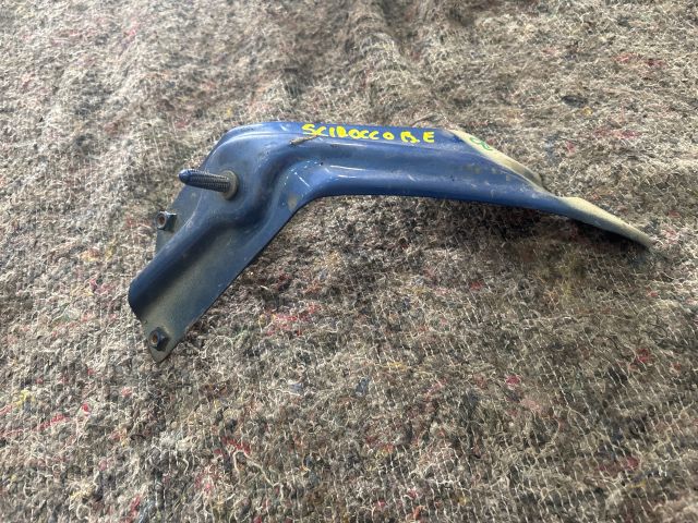 bontott VW SCIROCCO Bal Sárvédő Oldaltartó