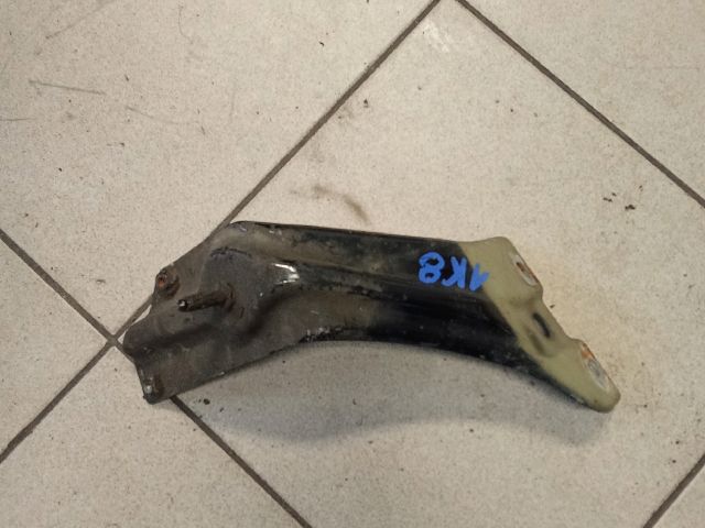 bontott VW SCIROCCO Bal Sárvédő Oldaltartó