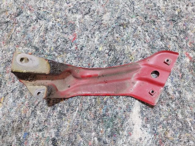 bontott VW SCIROCCO Bal Sárvédő Oldaltartó