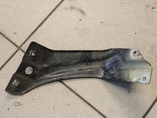 bontott VW SCIROCCO Bal Sárvédő Oldaltartó