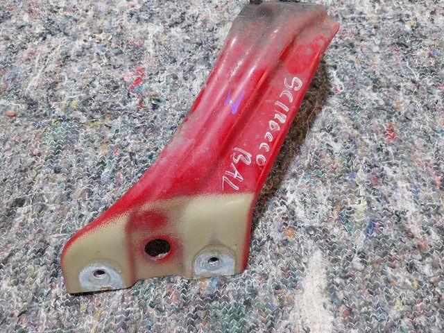 bontott VW SCIROCCO Bal Sárvédő Oldaltartó