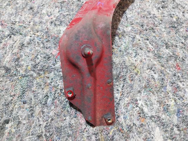 bontott VW SCIROCCO Bal Sárvédő Oldaltartó