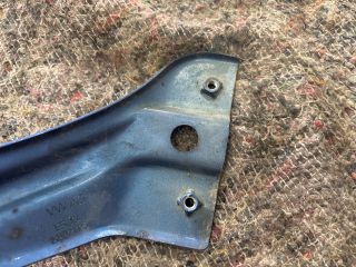 bontott VW SCIROCCO Bal Sárvédő Oldaltartó