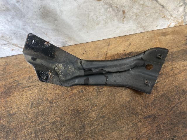 bontott VW SCIROCCO Bal Sárvédő Oldaltartó