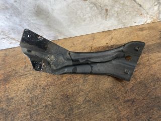 bontott VW SCIROCCO Bal Sárvédő Oldaltartó