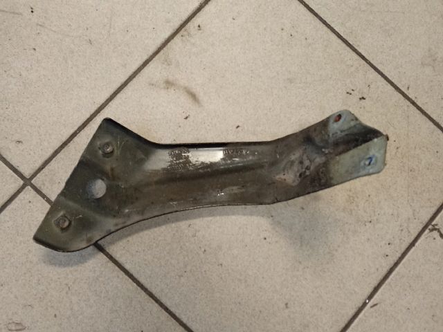 bontott VW SCIROCCO Bal Sárvédő Oldaltartó