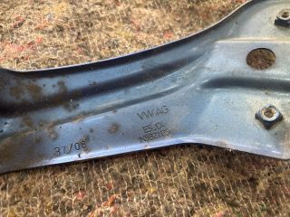 bontott VW SCIROCCO Bal Sárvédő Oldaltartó