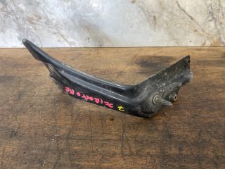 bontott VW SCIROCCO Bal Sárvédő Oldaltartó