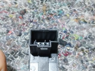 bontott VW SCIROCCO Csomagtér Nyitó Kar / Gomb