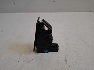 bontott VW SCIROCCO Csomagtér Nyitó Kar / Gomb