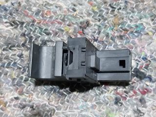 bontott VW SCIROCCO Csomagtér Nyitó Kar / Gomb