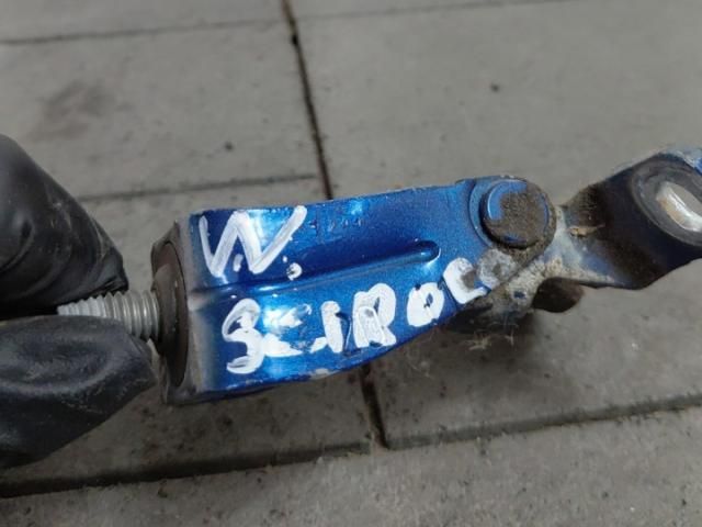 bontott VW SCIROCCO Csomagtérajtó Zsanér