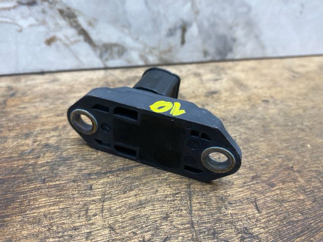 bontott VW SCIROCCO Első Középső Ütközés Érzékelő (Homlokfalon)