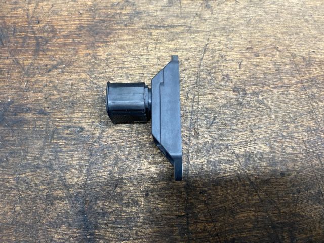 bontott VW SCIROCCO Első Középső Ütközés Érzékelő (Homlokfalon)