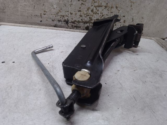 bontott VW SCIROCCO Emelő