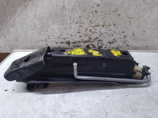 bontott VW SCIROCCO Emelő