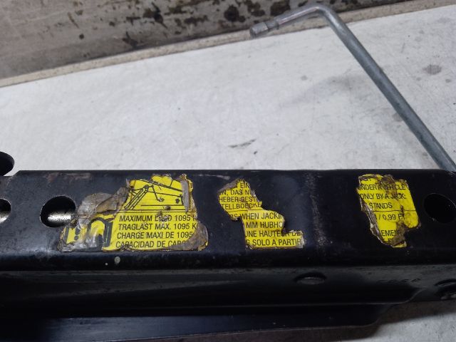 bontott VW SCIROCCO Emelő